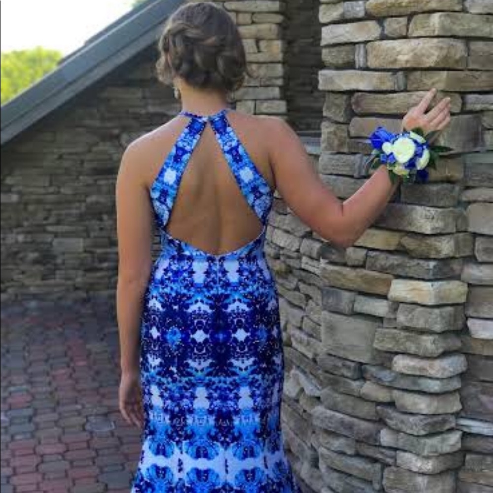 Prom dress - Picture 2 of 2